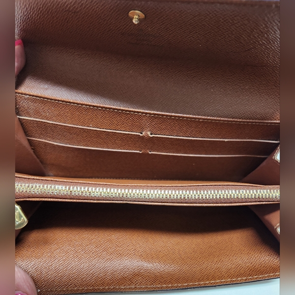 LOUIS VUITTON Portefeiulle Sarah Long Bifold Monogram Wallet - Picture 11 of 16